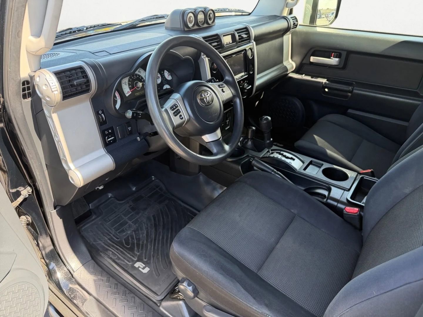 Used 2013 Toyota FJ Cruiser 4WD image 15