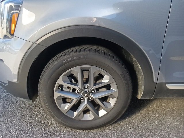 Used 2023 Kia Telluride LX image 10