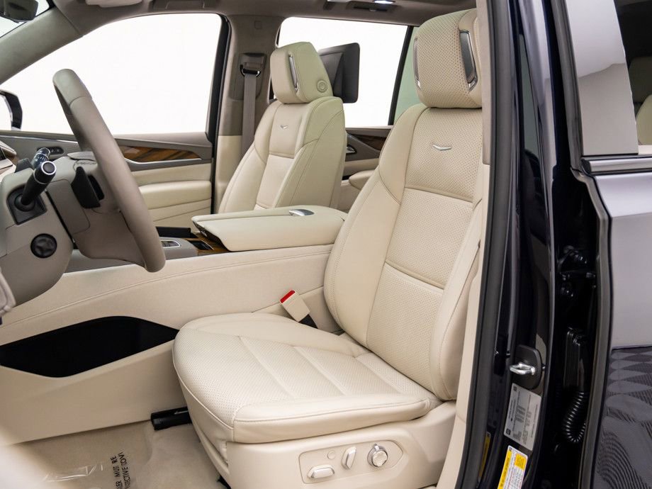 Certified 2024 Cadillac Escalade Sport Platinum w/ LPO, ONYX Package image 19