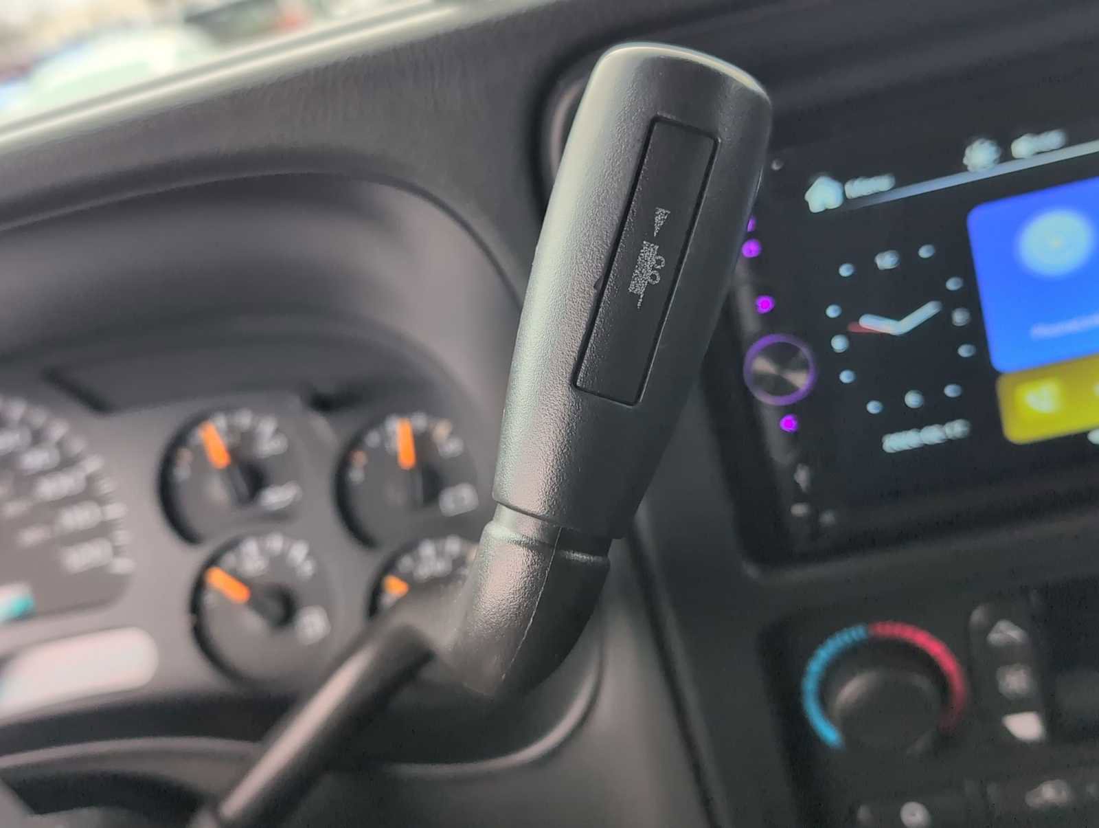 Used 2005 Chevrolet Suburban Z71 w/ Preferred Equipment Group image 26