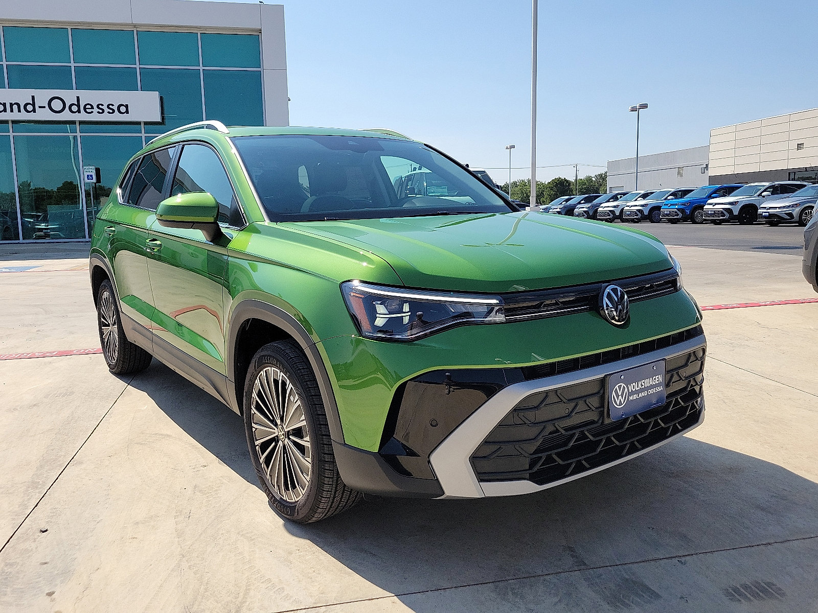 New 2025 Volkswagen Taos SE