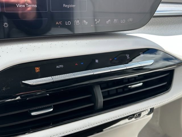 New 2026 Buick Enclave Avenir w/ Super Cruise Package AWD/4WD image 44