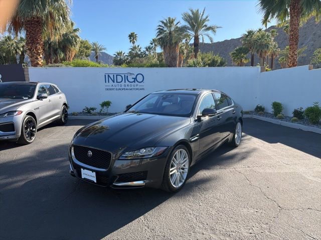 Used 2017 Jaguar XF Prestige image 1
