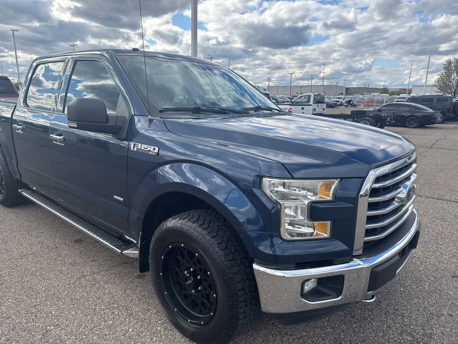 Used 2015 Ford F150 XLT w/ Equipment Group 302A Luxury AWD/4WD image 11