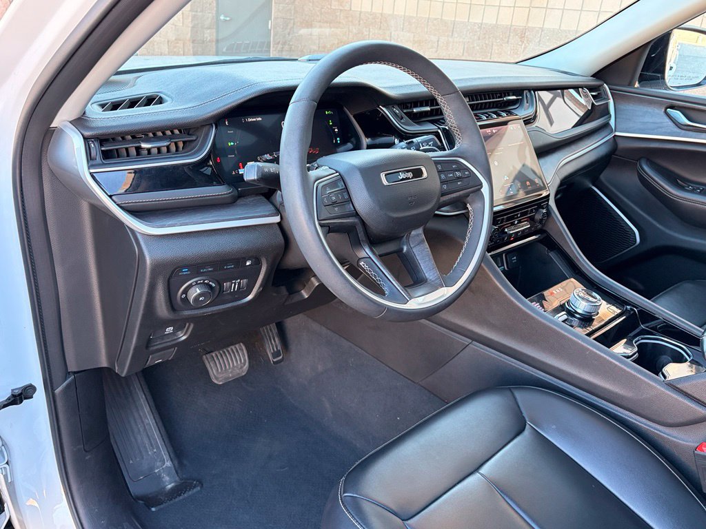Used 2023 Jeep Grand Cherokee 4WD 4xe image 12