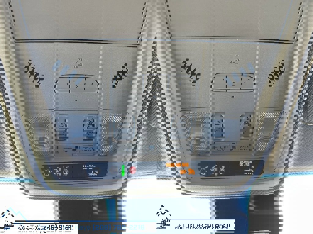 Used 2022 Cadillac XT4 Luxury w/ Cold Weather Package image 35