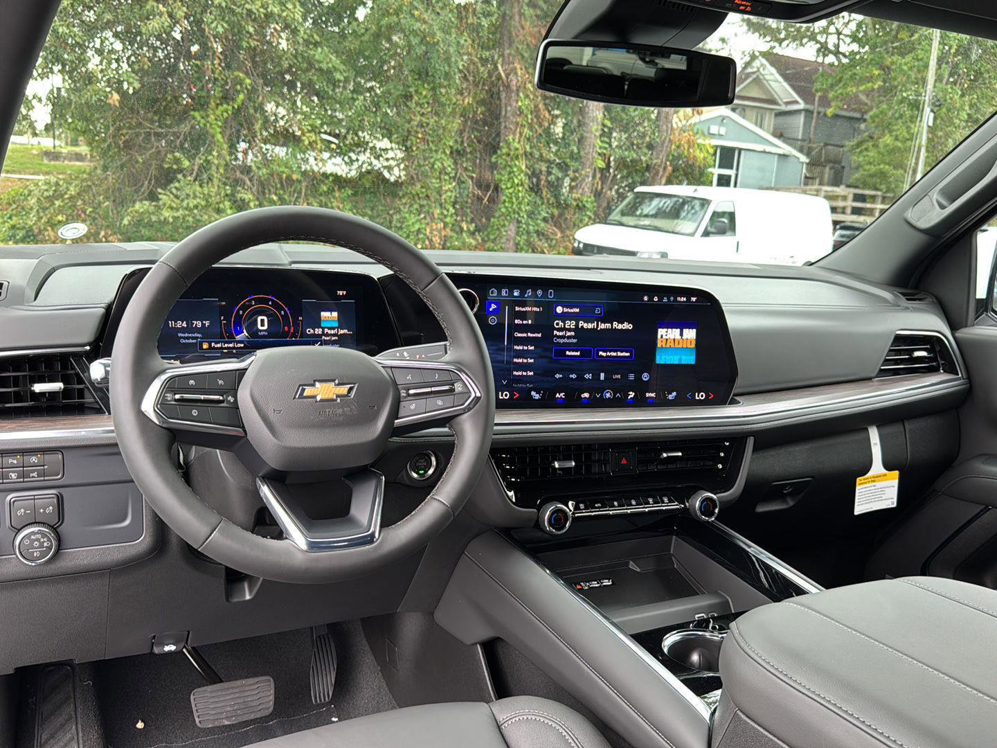 New 2026 Chevrolet Suburban LT image 17