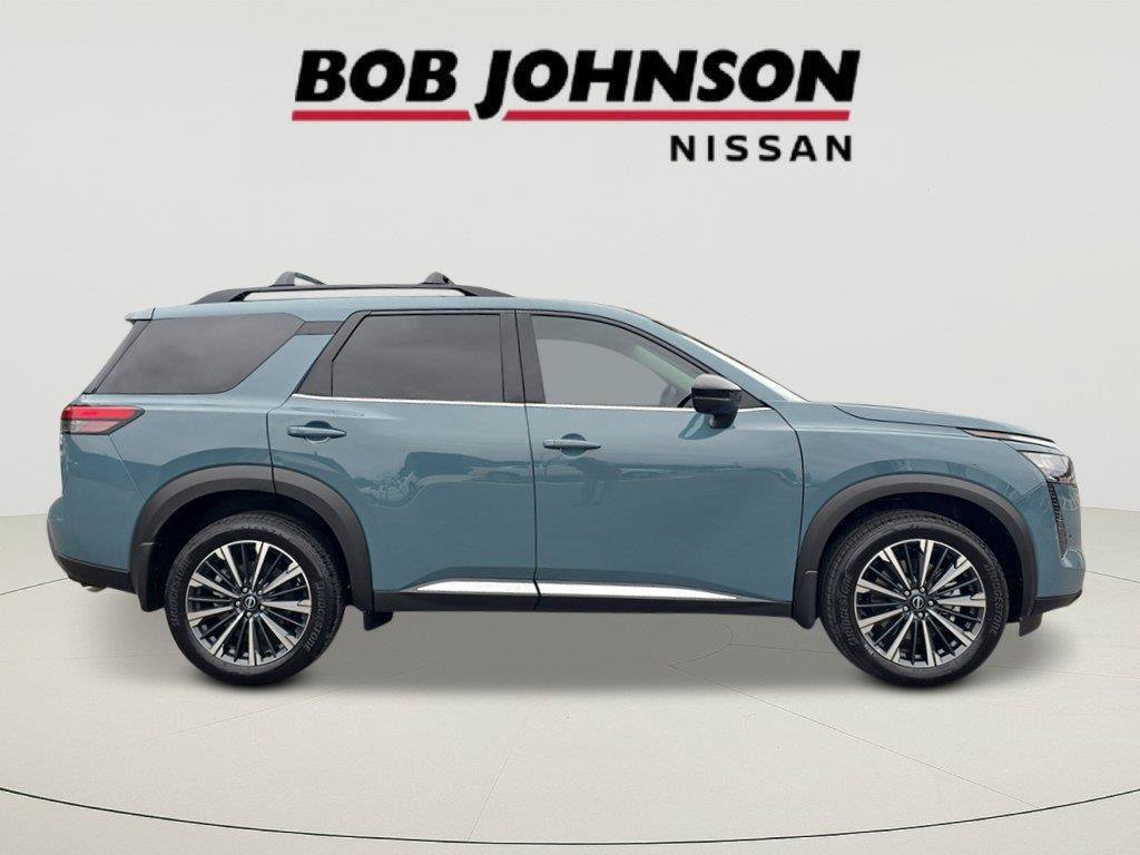 New 2026 Nissan Pathfinder Platinum AWD/4WD image 2