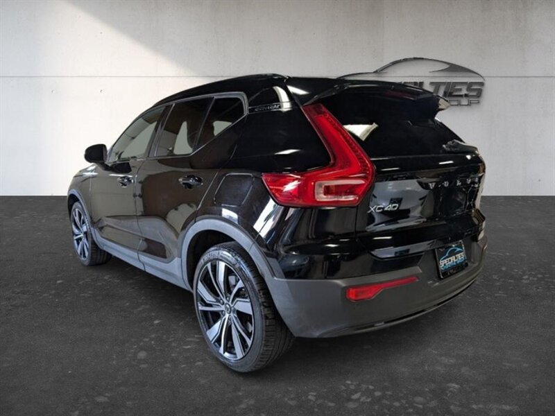 Used 2021 Volvo XC40 P8 Recharge w/ Advanced Package AWD/4WD image 8