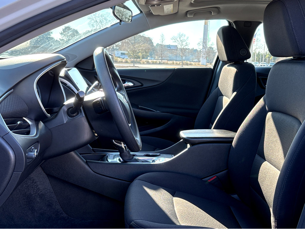 Used 2024 Chevrolet Malibu LT image 19