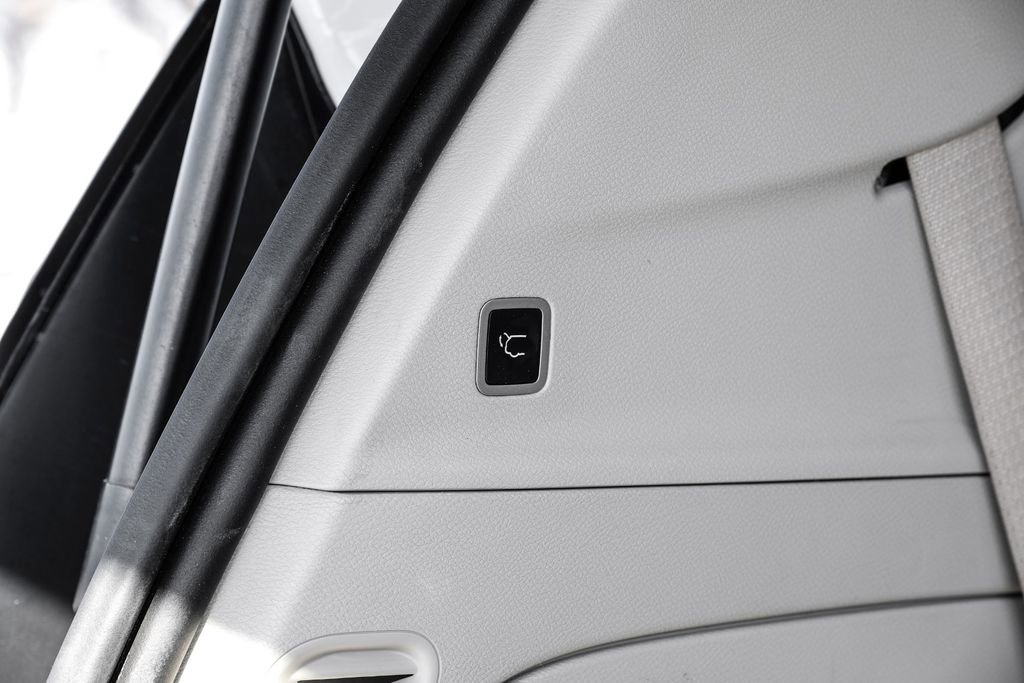 Used 2023 Chrysler Pacifica Limited image 54