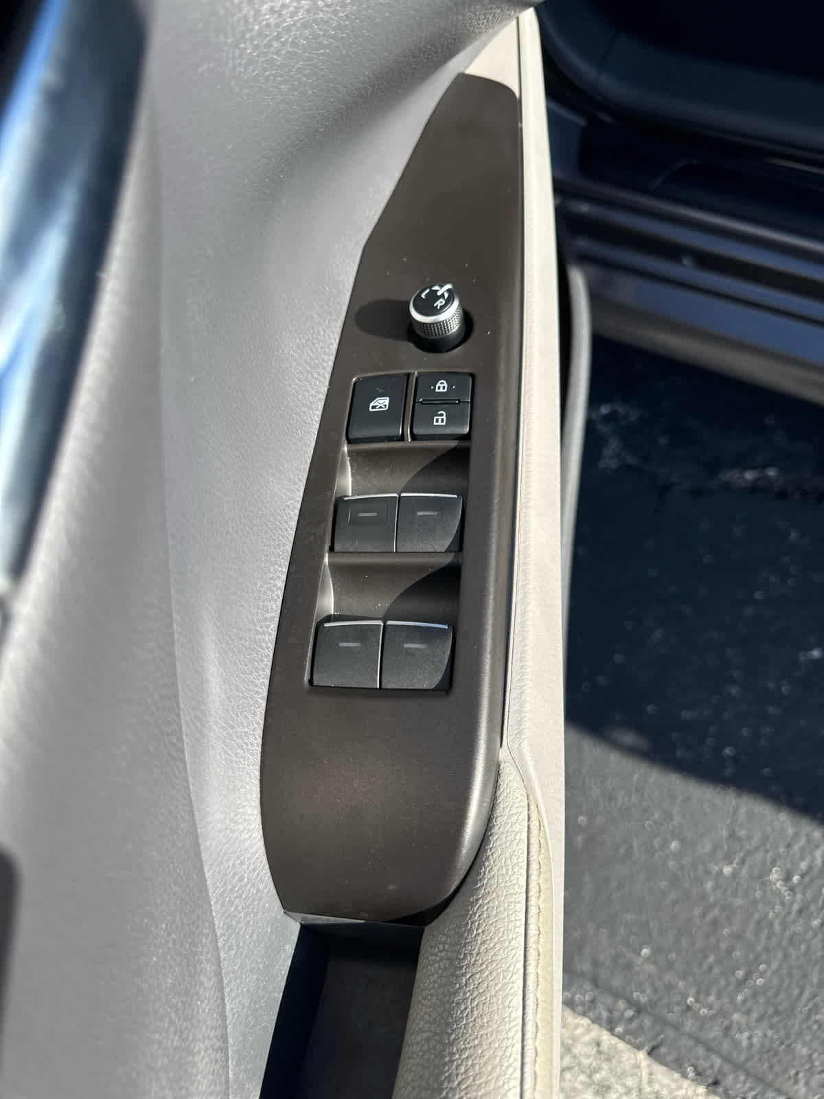 Used 2022 Toyota Camry XLE FWD image 10