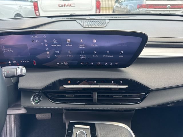 Used 2025 Buick Enclave Preferred FWD image 12