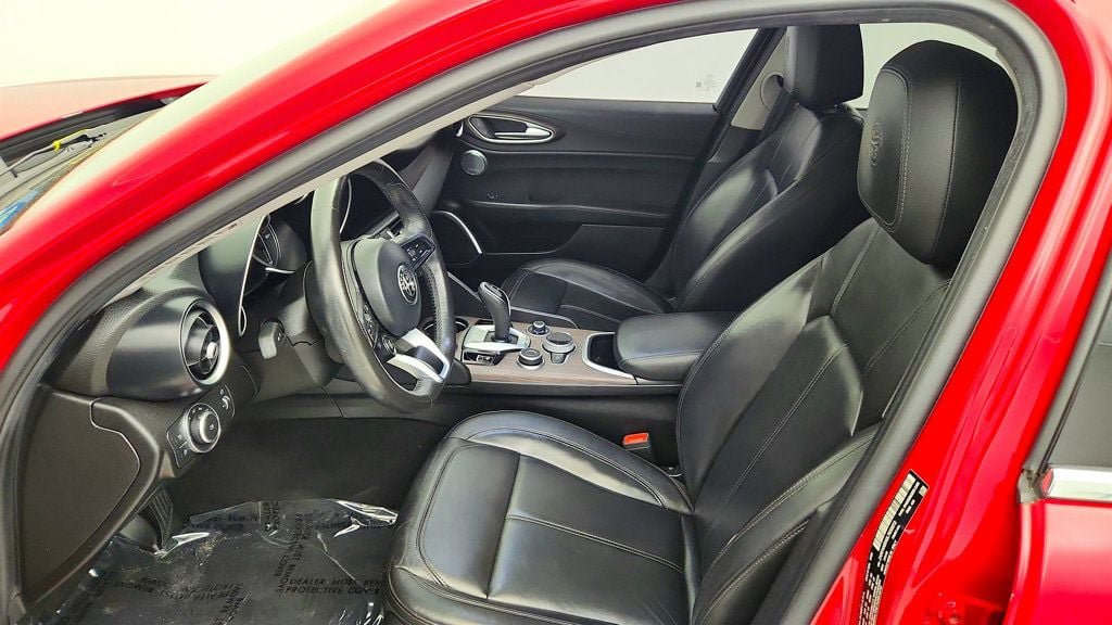 Used 2020 Alfa Romeo Giulia Ti w/ Active Blind Spot Package AWD/4WD image 21