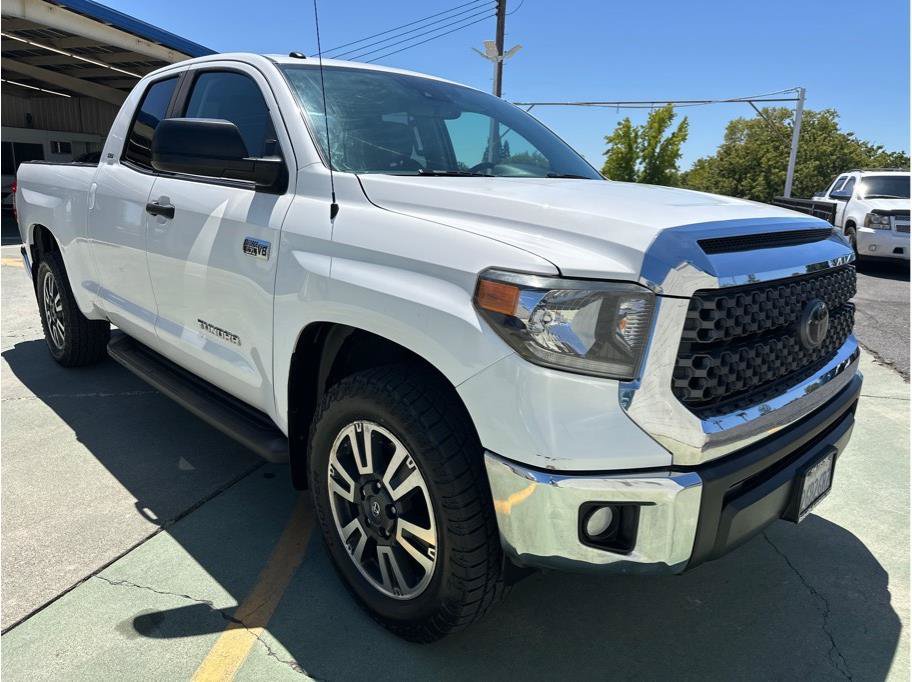 Used 2019 Toyota Tundra SR5 AWD/4WD image 4