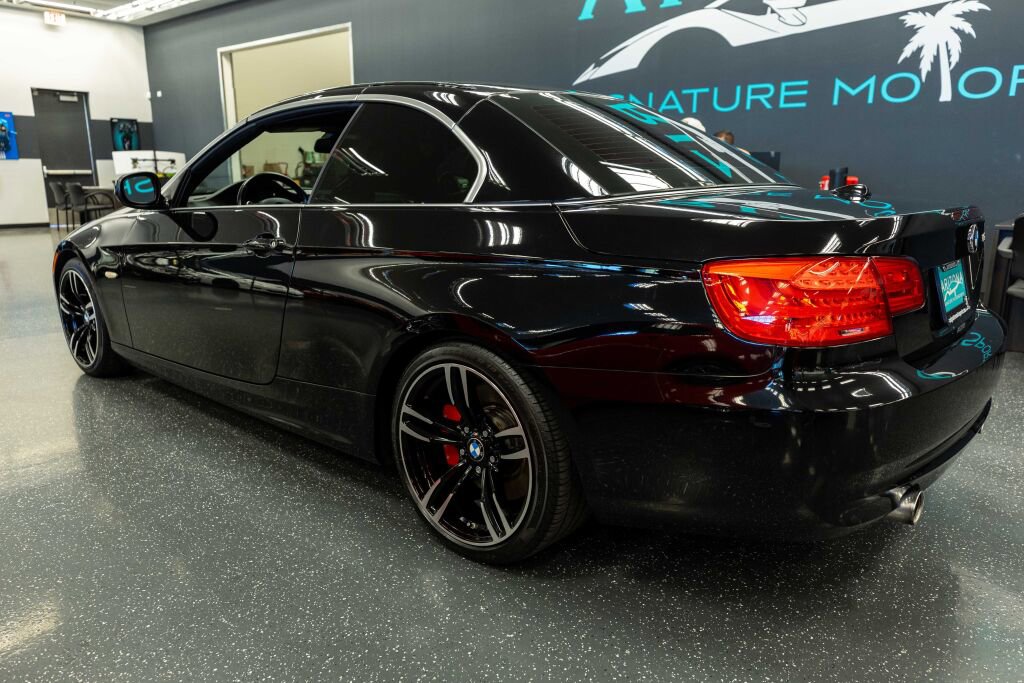Used 2011 BMW 335i Convertible image 8