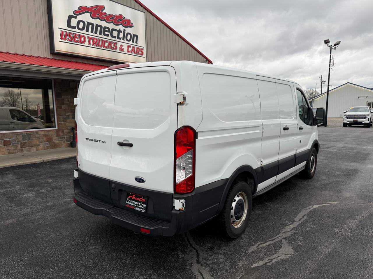 Used 2019 Ford Transit 150 130 Low Roof RWD image 4