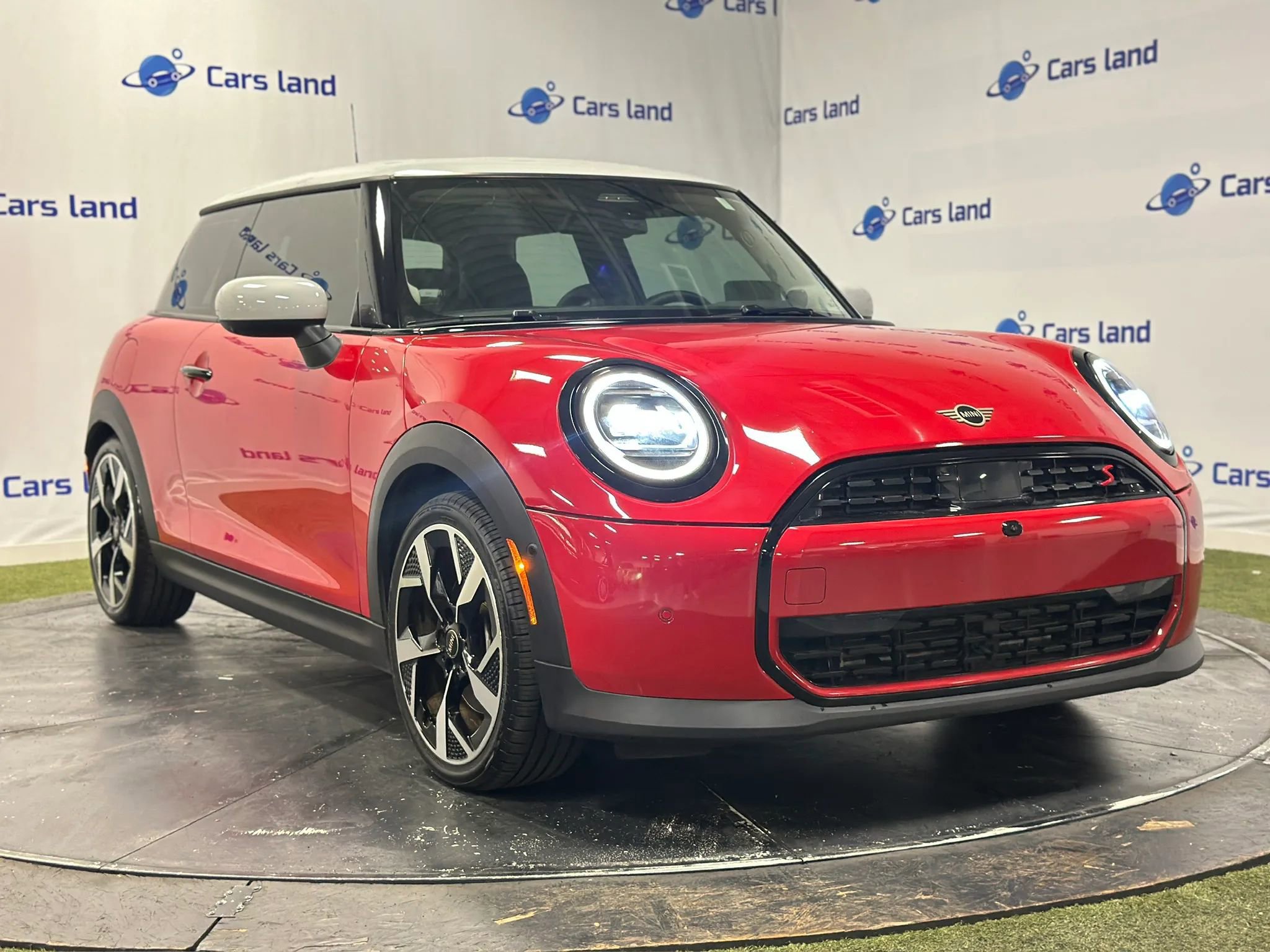 Used 2025 MINI Cooper S FWD image 1