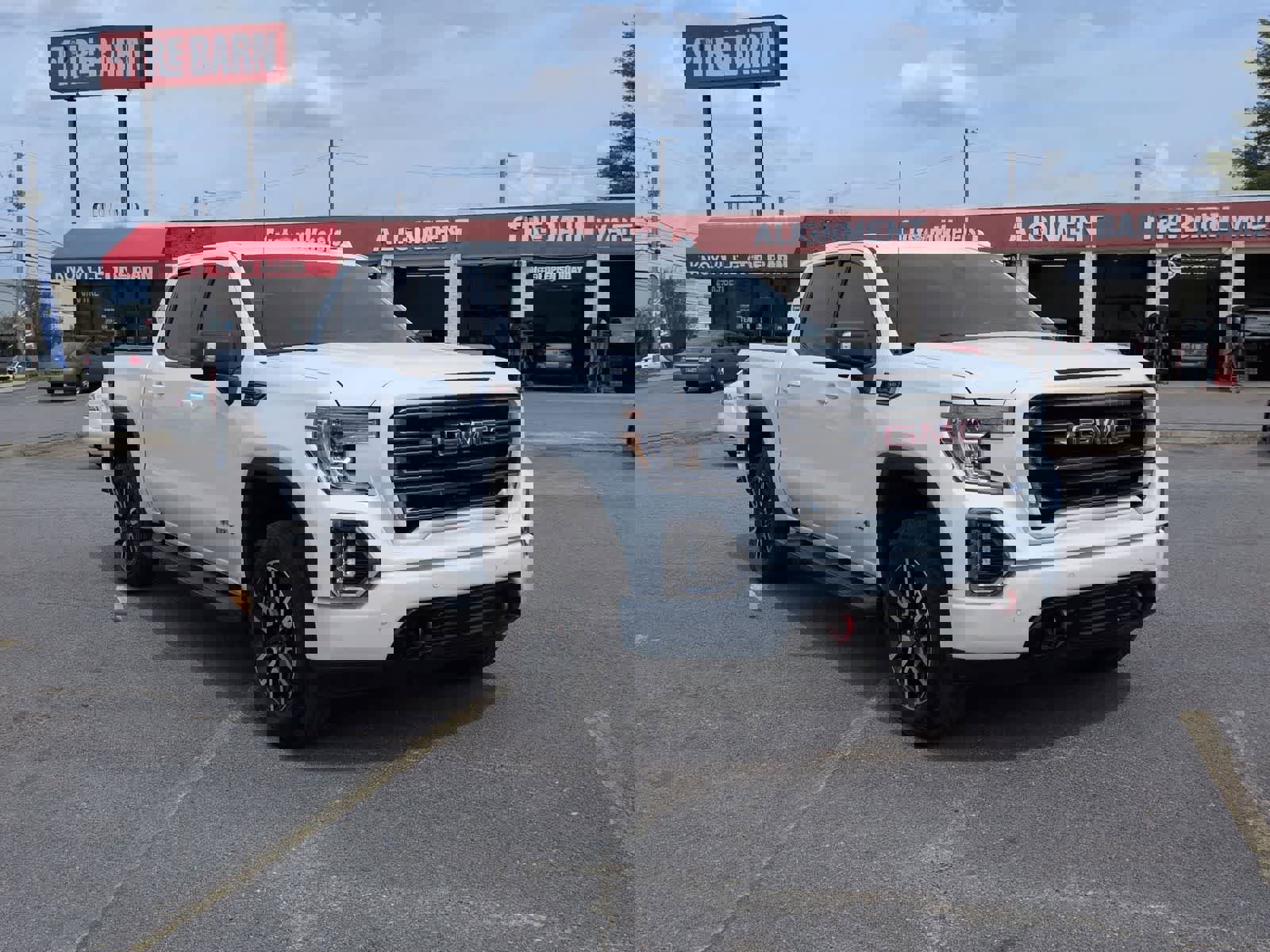 Used 2020 GMC Sierra 1500 AT4 w/ AT4 Premium Package image 2