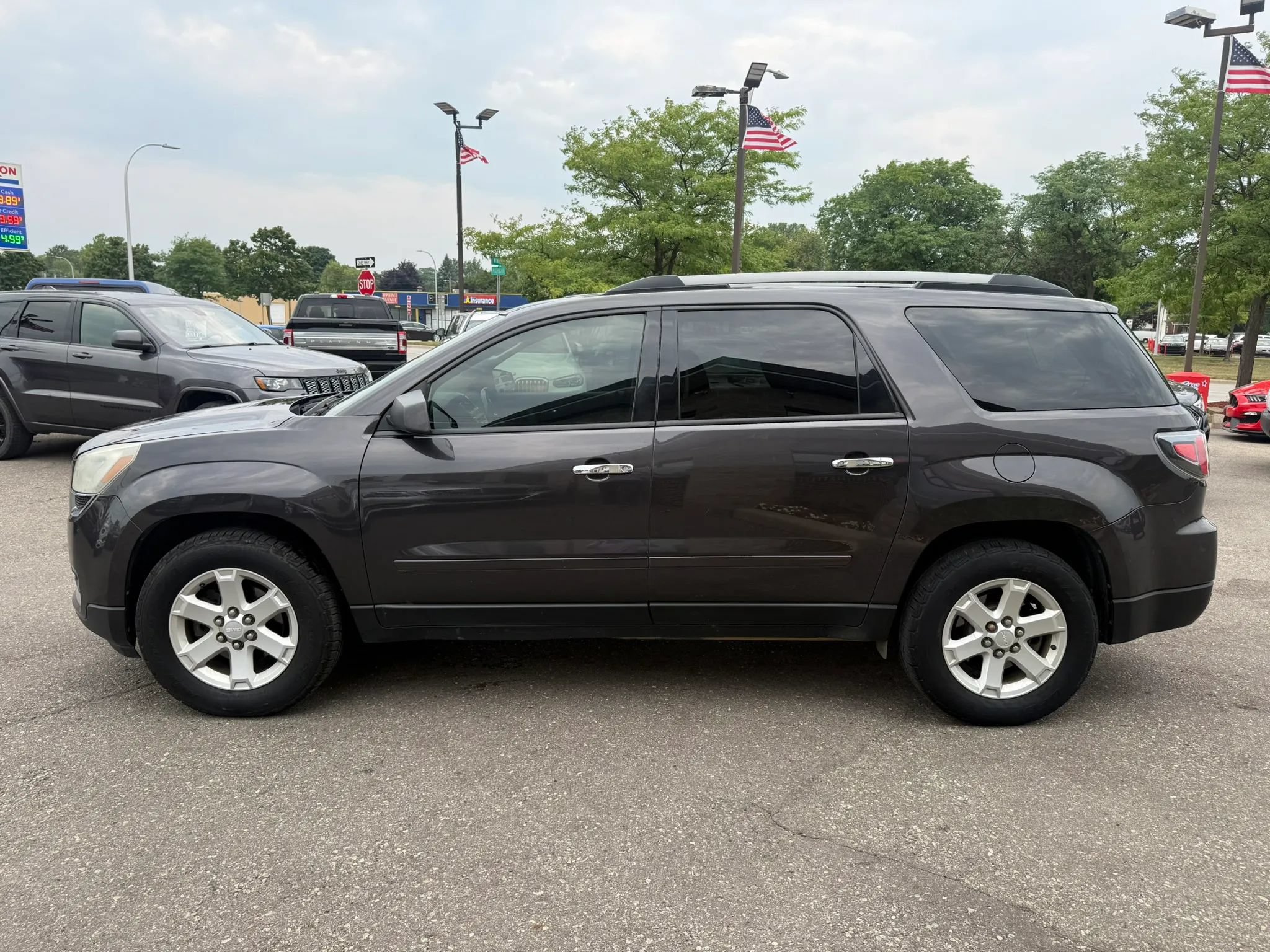 Used 2013 GMC Acadia SLE AWD/4WD image 8