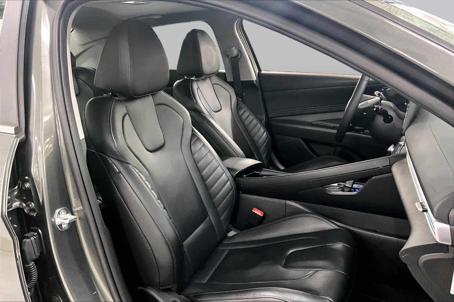 Used 2024 Hyundai Elantra Limited FWD image 9