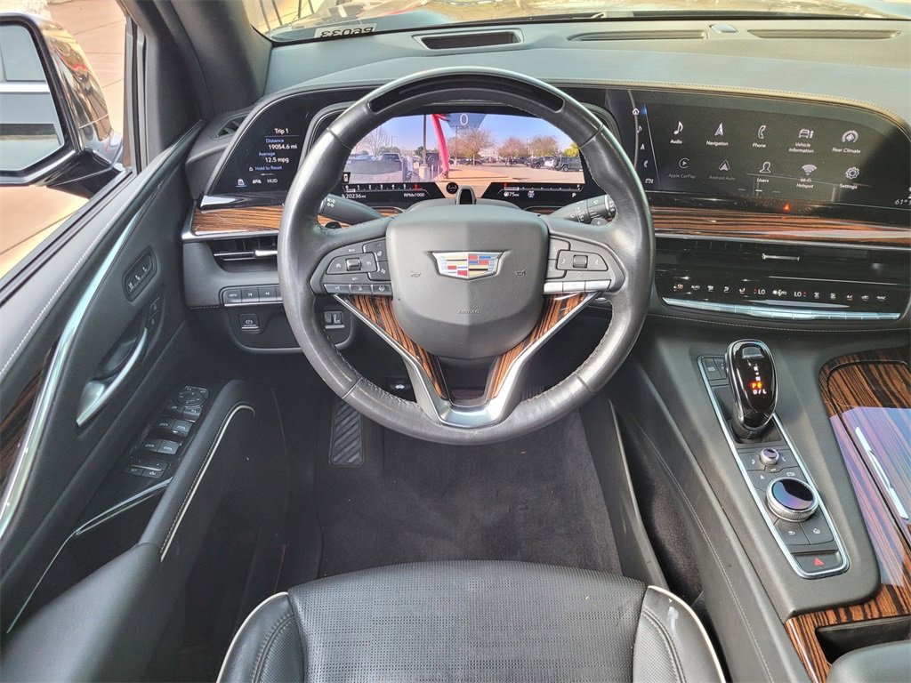 Used 2022 Cadillac Escalade Premium Luxury image 11