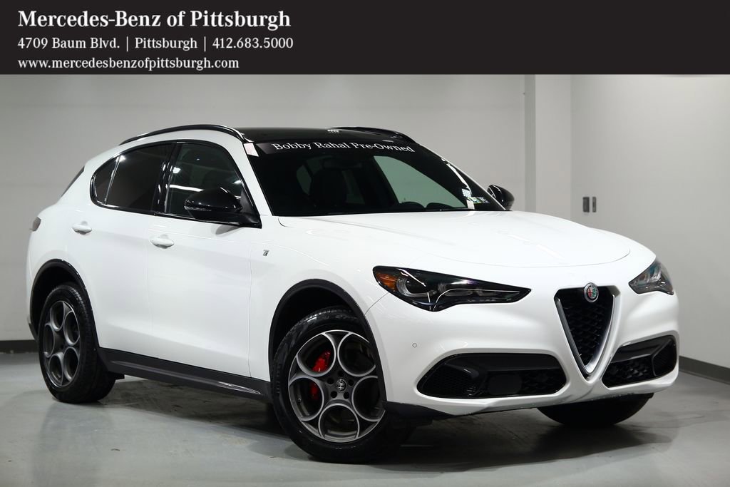 Used 2024 Alfa Romeo Stelvio Ti image 1