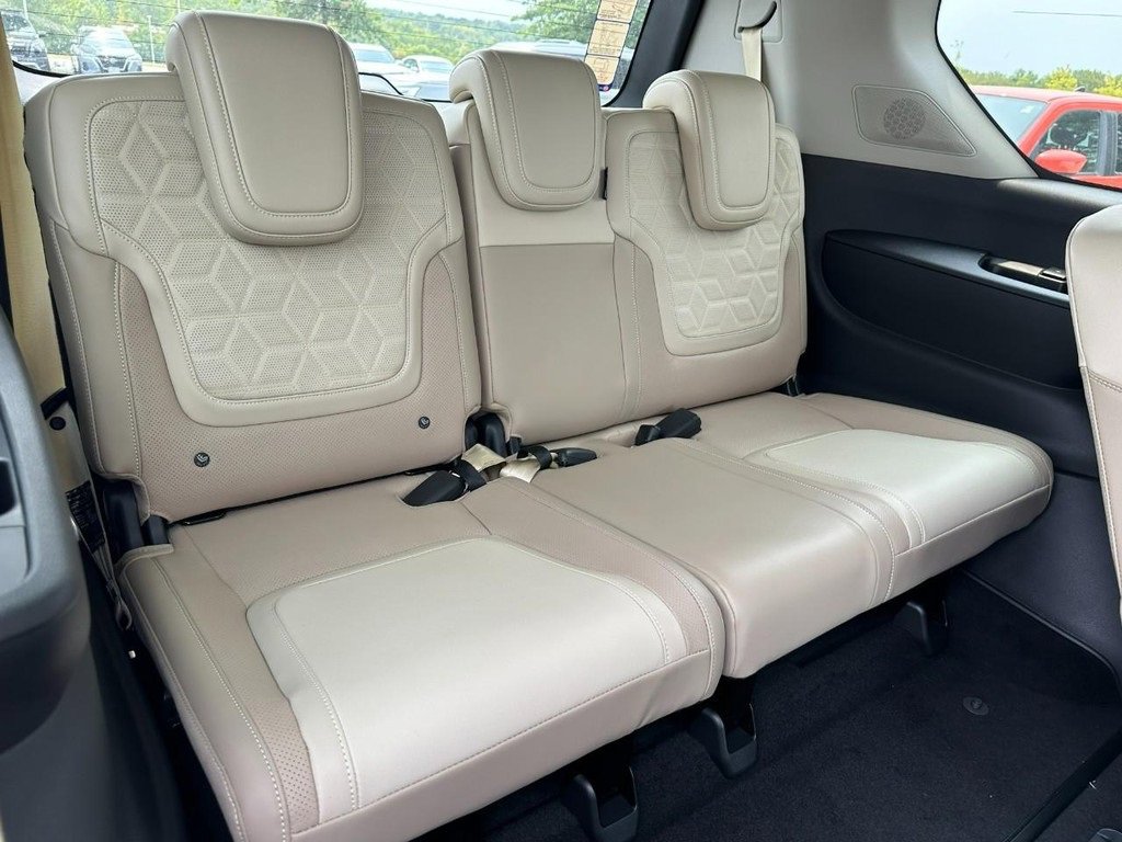 New 2025 Nissan Armada Platinum image 4