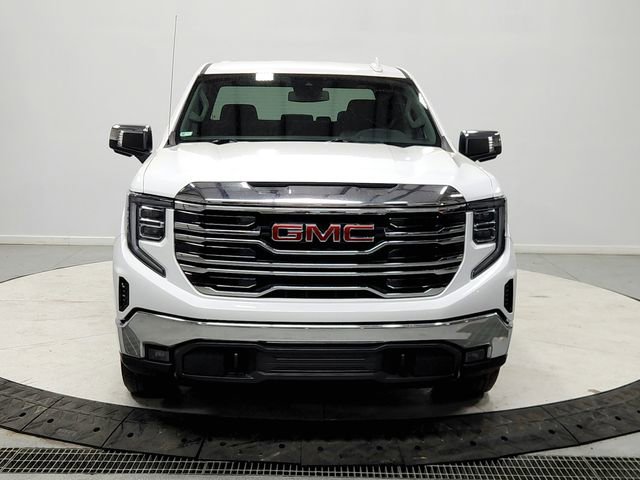 Used 2024 GMC Sierra 1500 SLT image 2