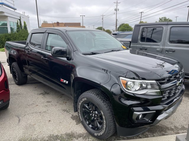 Used 2022 Chevrolet Colorado Z71 w/ Z71 Midnight Edition AWD/4WD image 13
