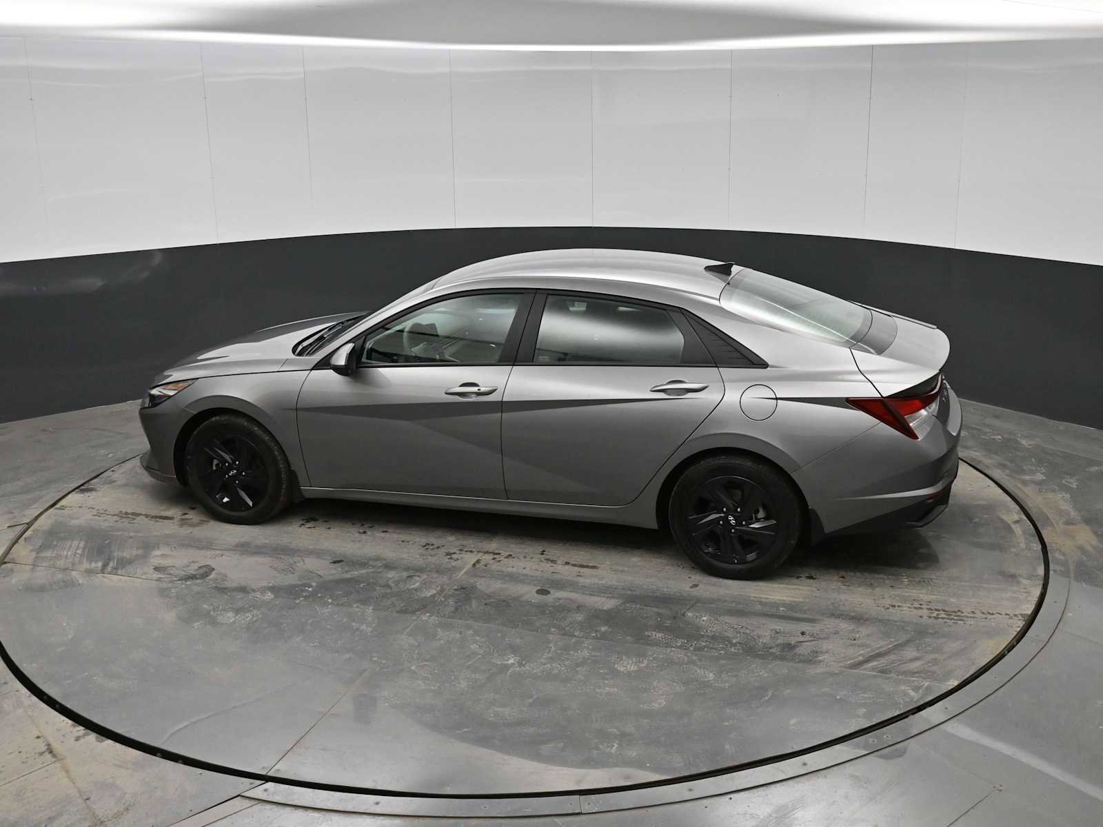 Used 2023 Hyundai Elantra SEL image 25