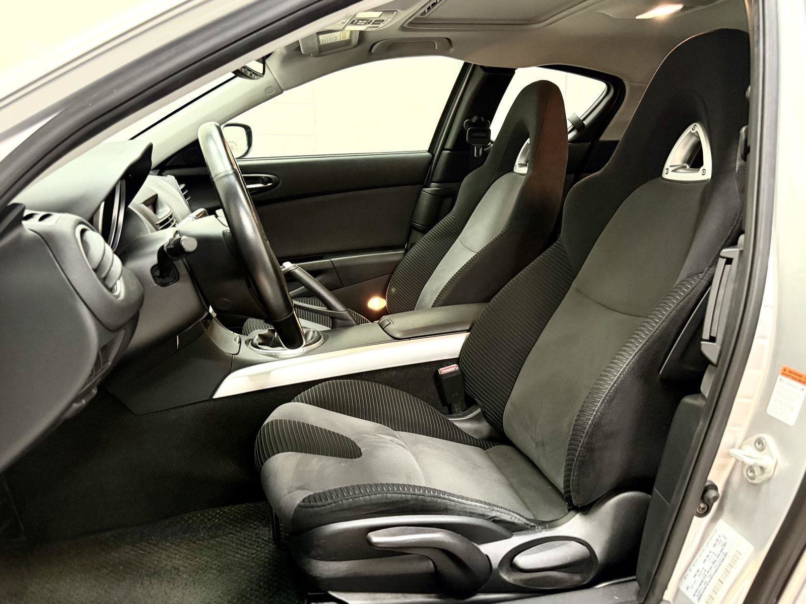 Used 2004 MAZDA RX-8 w/ MT Touring Pkg RWD image 15