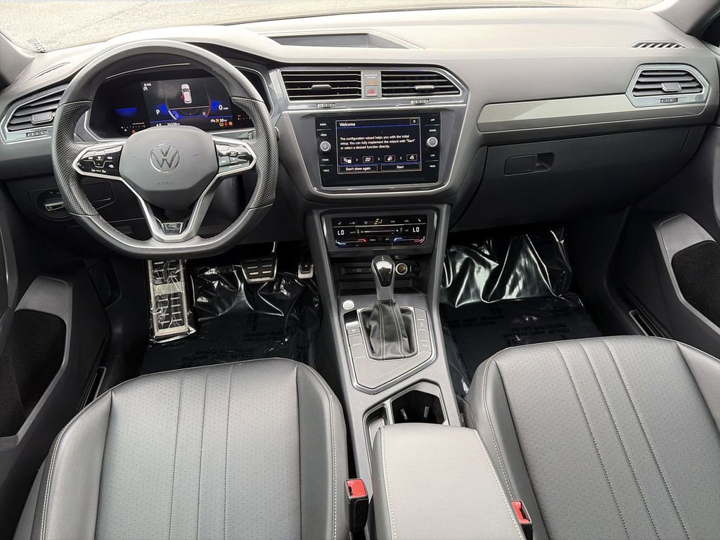 Certified 2023 Volkswagen Tiguan SE R-Line image 2