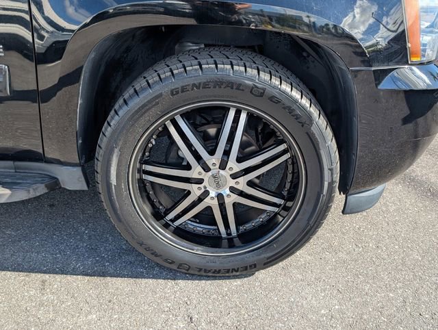 Used 2013 Chevrolet Avalanche LT image 14