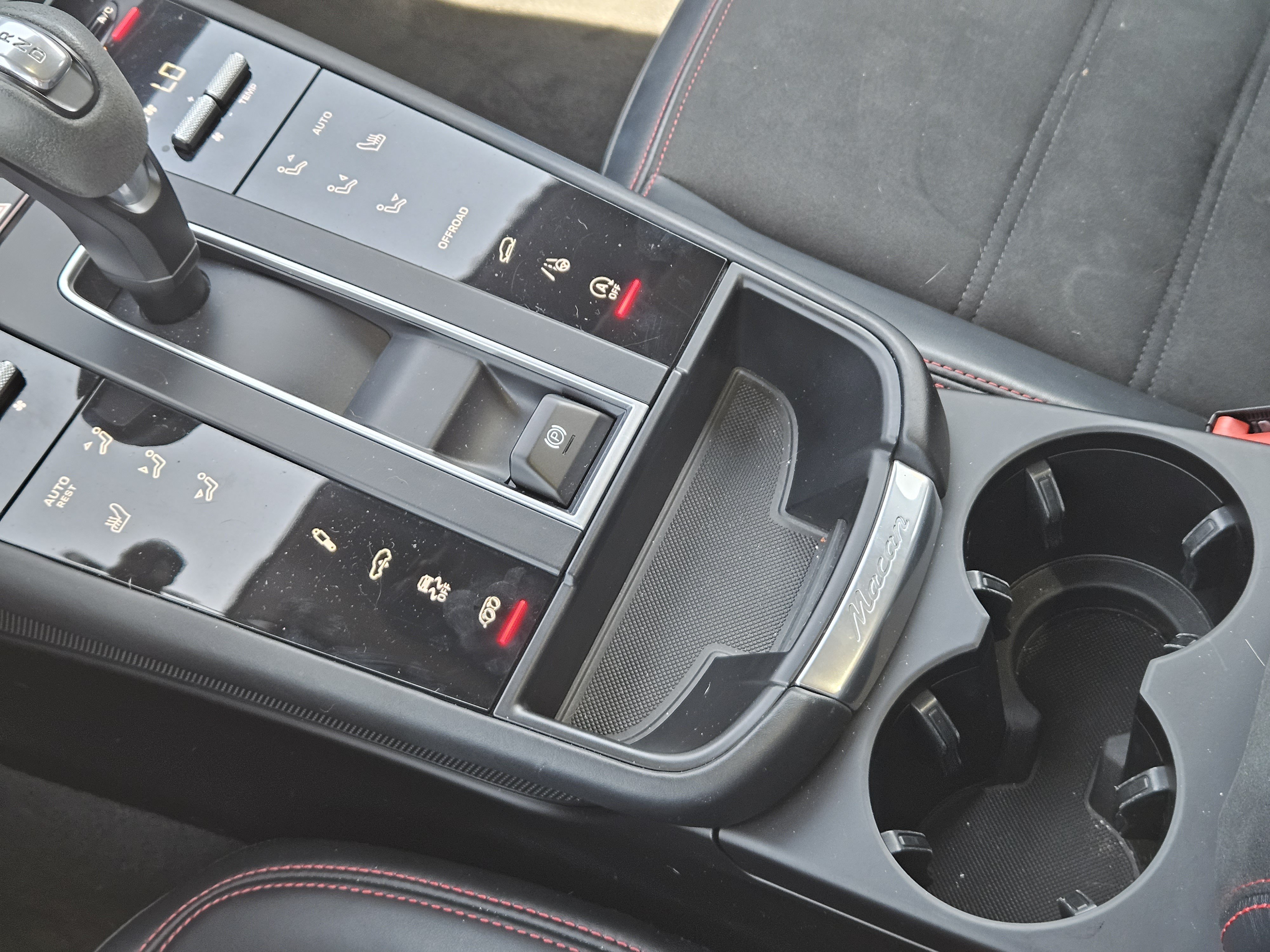 Certified 2022 Porsche Macan GTS AWD/4WD image 20