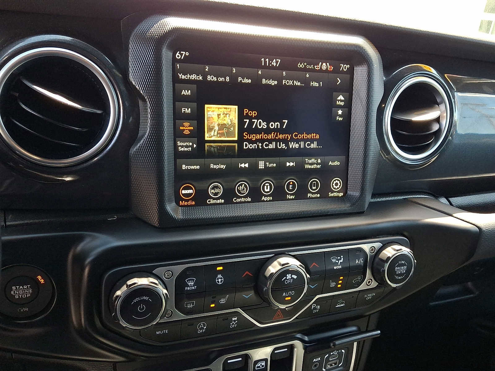 Used 2022 Jeep Wrangler Unlimited Sahara AWD/4WD image 18