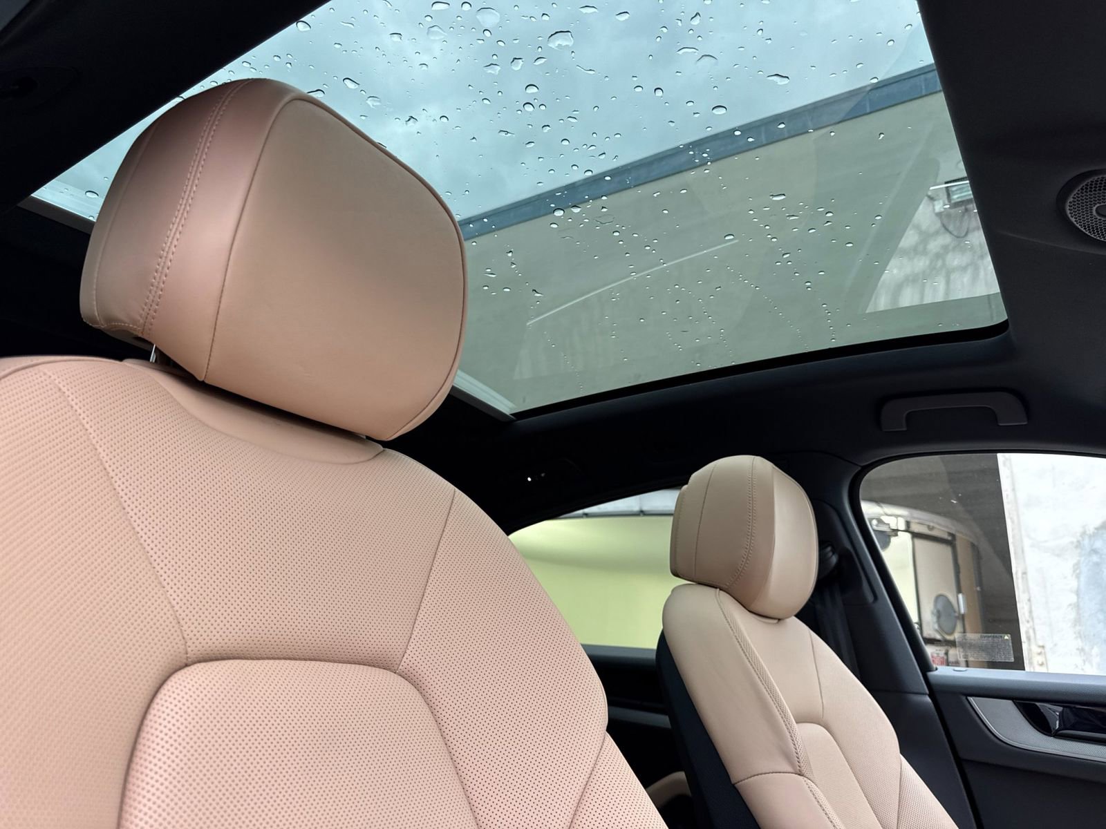 Certified 2025 Porsche Cayenne Coupe AWD/4WD image 19