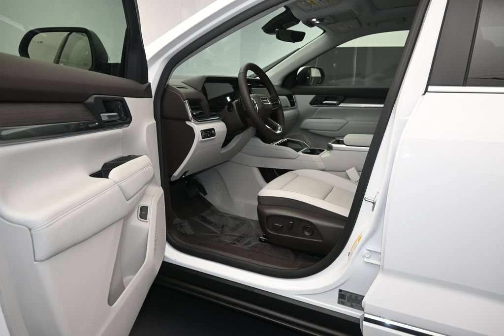 Used 2026 GMC Terrain Denali w/ LPO, Floor Liner Package AWD/4WD image 10