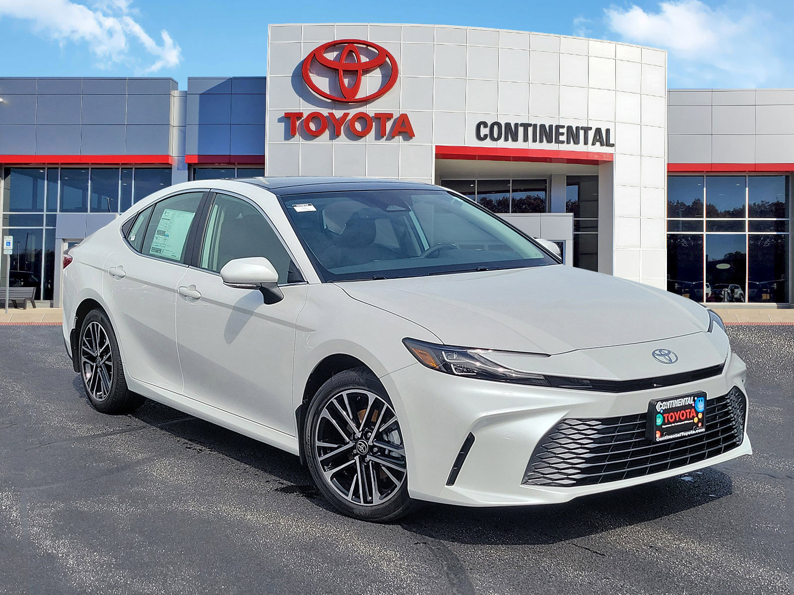 New 2026 Toyota Camry XLE 360° Tour