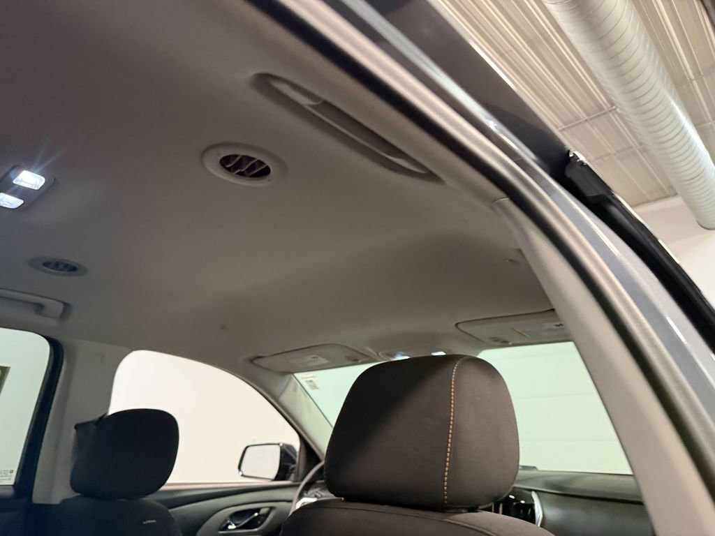 Used 2020 Chevrolet Traverse LS image 70