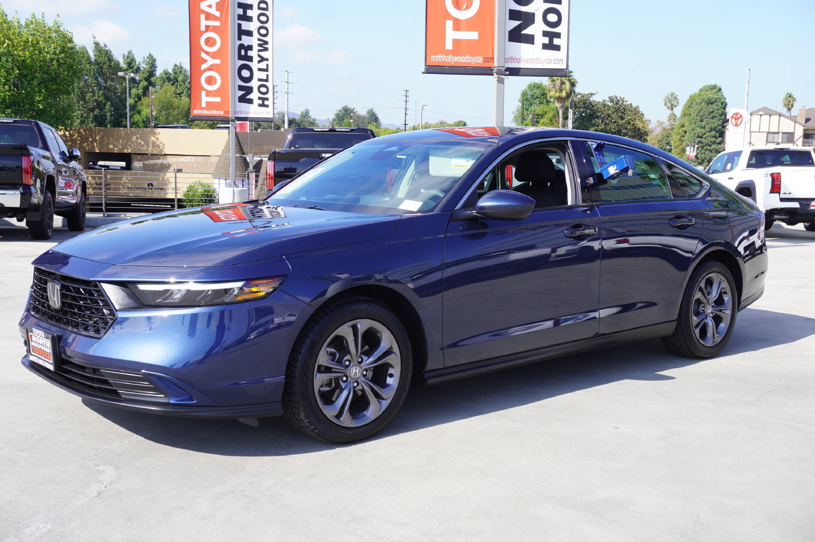 Used 2024 Honda Accord EX image 4