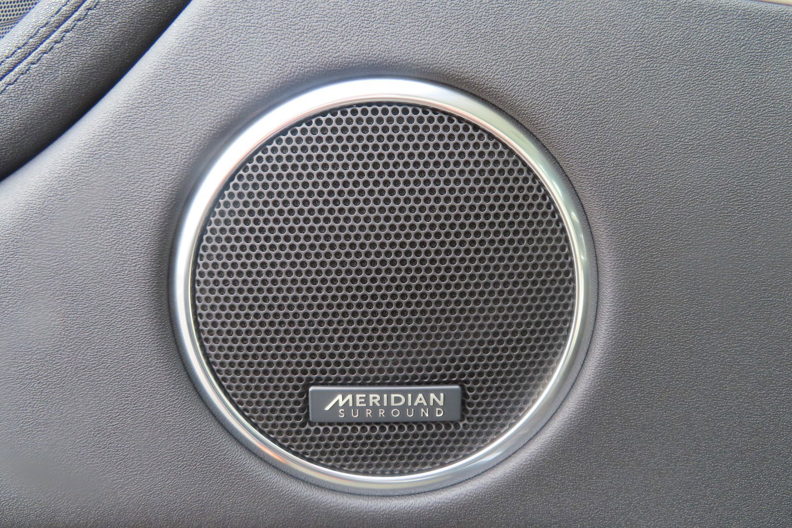 Used 2023 Land Rover Discovery Sport SE image 38