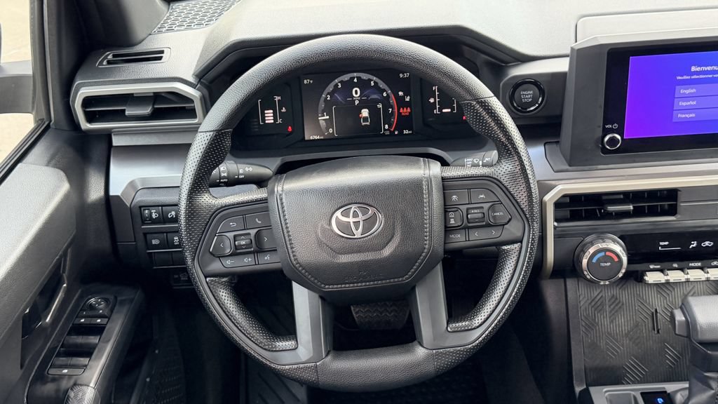 Used 2025 Toyota Tacoma SR5 AWD/4WD image 15