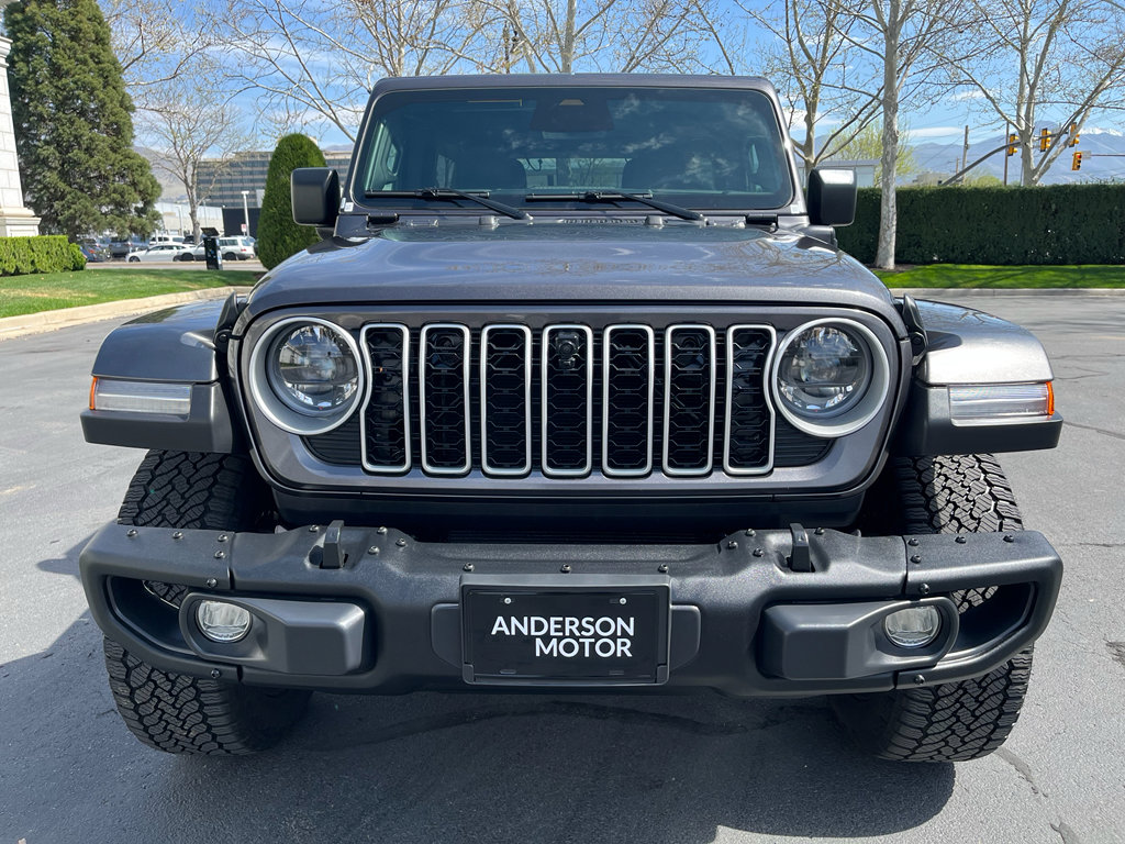 Used 2025 Jeep Wrangler Sahara image 4