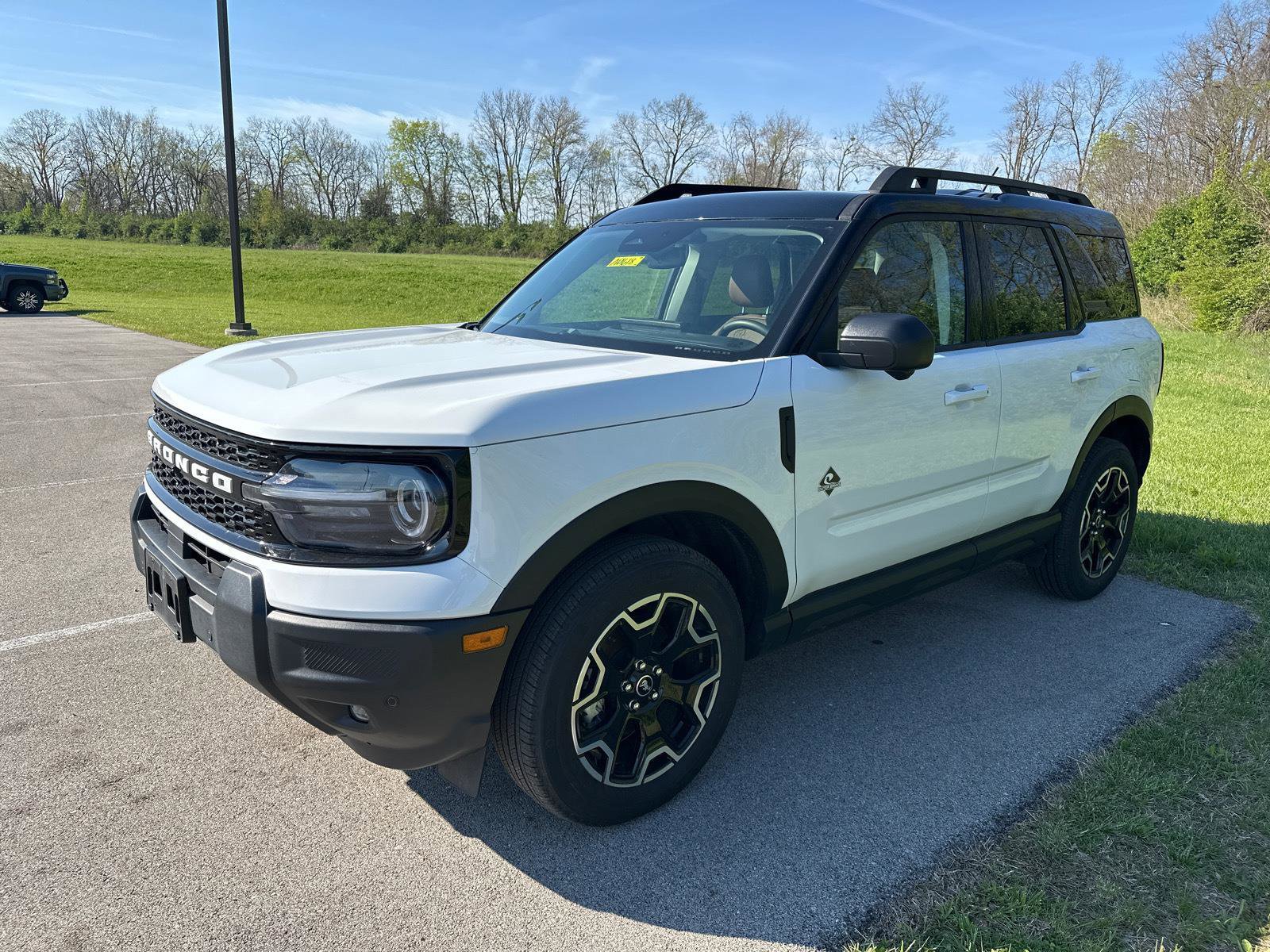 Certified 2025 Ford Bronco Sport Outer Banks w/ Outer Banks Tech Package+ AWD/4WD image 2