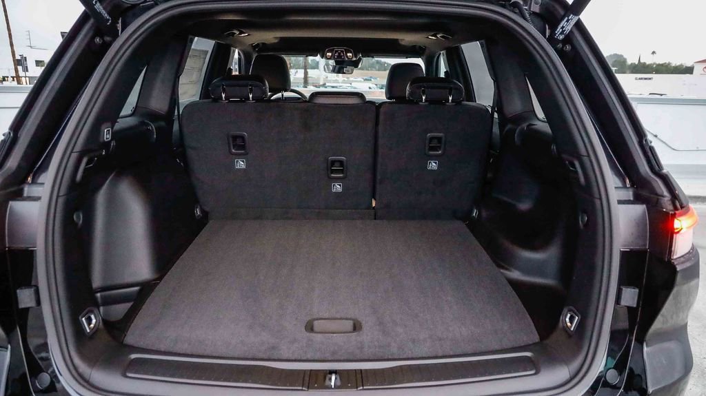 New 2025 Jeep Grand Cherokee Altitude image 27