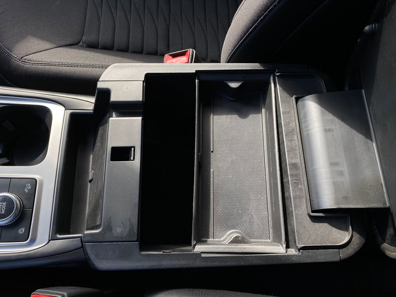 Used 2020 Ford Explorer XLT image 19