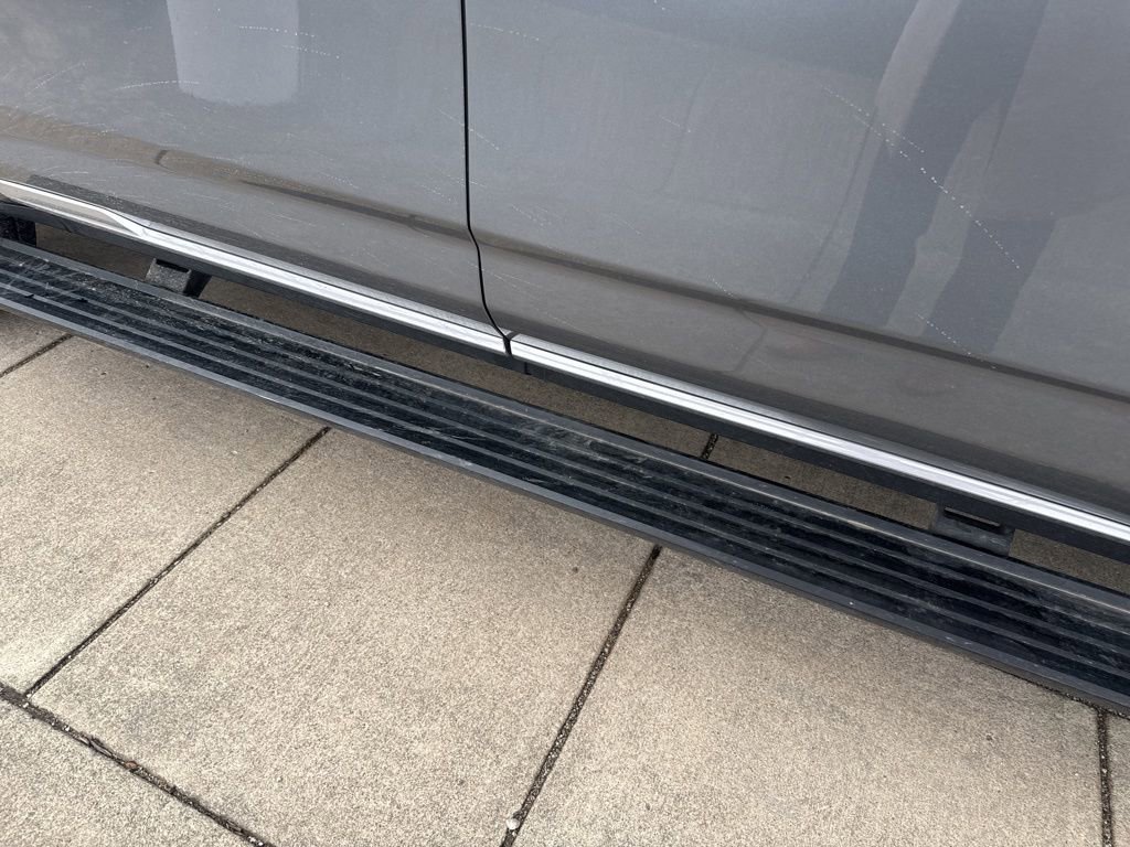 Used 2021 Cadillac Escalade ESV Premium Luxury w/ Driver Assist Tech Package image 10