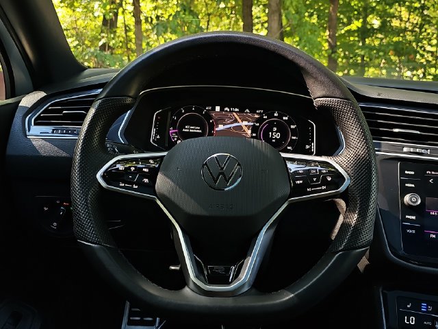 Used 2024 Volkswagen Tiguan SEL R-Line AWD/4WD image 10