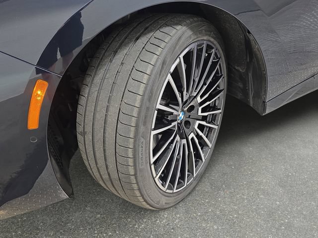 Certified 2026 BMW 740i xDrive AWD/4WD image 30